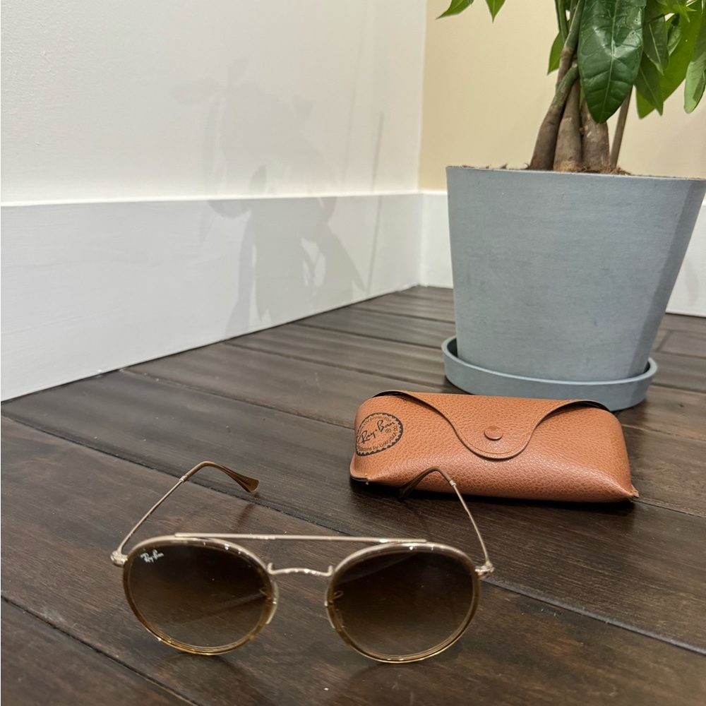 Ray-Ban Sunglasses w/case! Round with gold & brown details, good condition